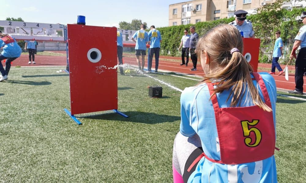 Foto Elevii Boto Neni Sunt Prietenii Pompierilor De Elevi S Au