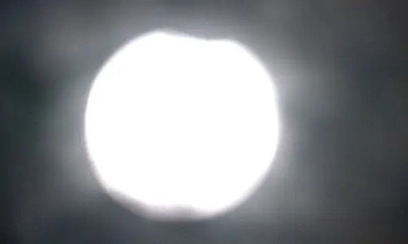 VIDEO Cum s a văzut ECLIPSA parțială de Soare din România Imagini