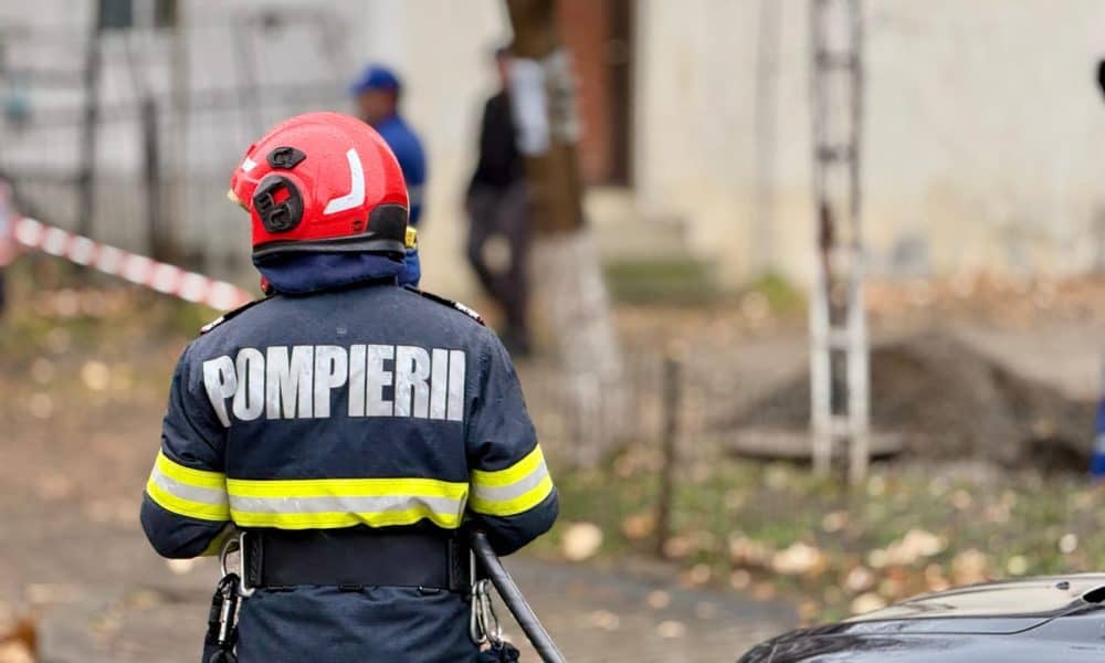 Pompierii și echipa de la gaz intervin pentru scăpări de gaz pe strada Împărat Traian din Botoșani